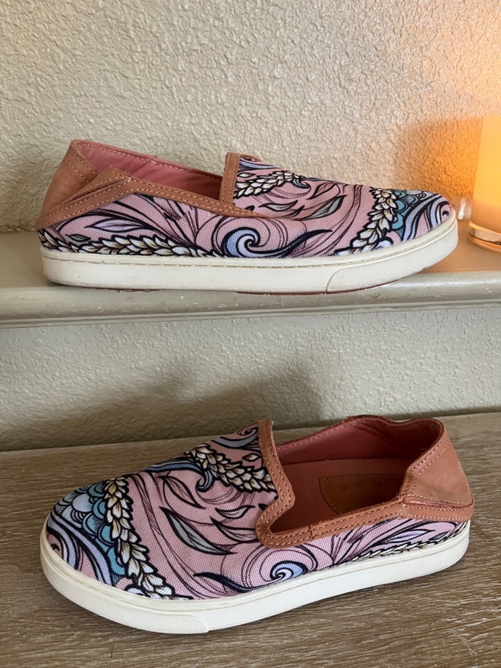 OluKai Kailua Hoa Wooden Wave Slip on Loafer Shoes Women's Size 6